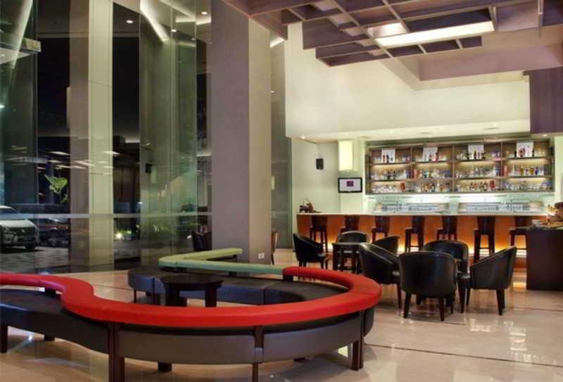 Quest Hotel Simpang Lima - Semarang By Aston Exterior photo