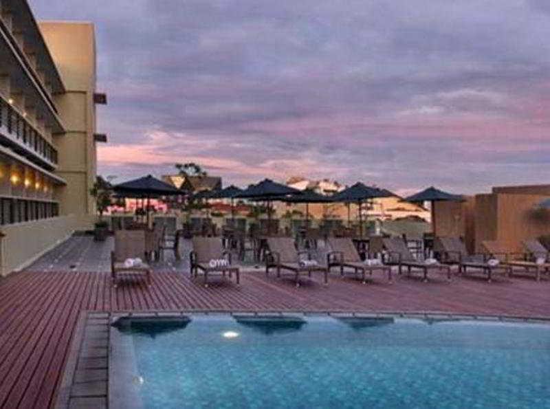 Quest Hotel Simpang Lima - Semarang By Aston Exterior photo