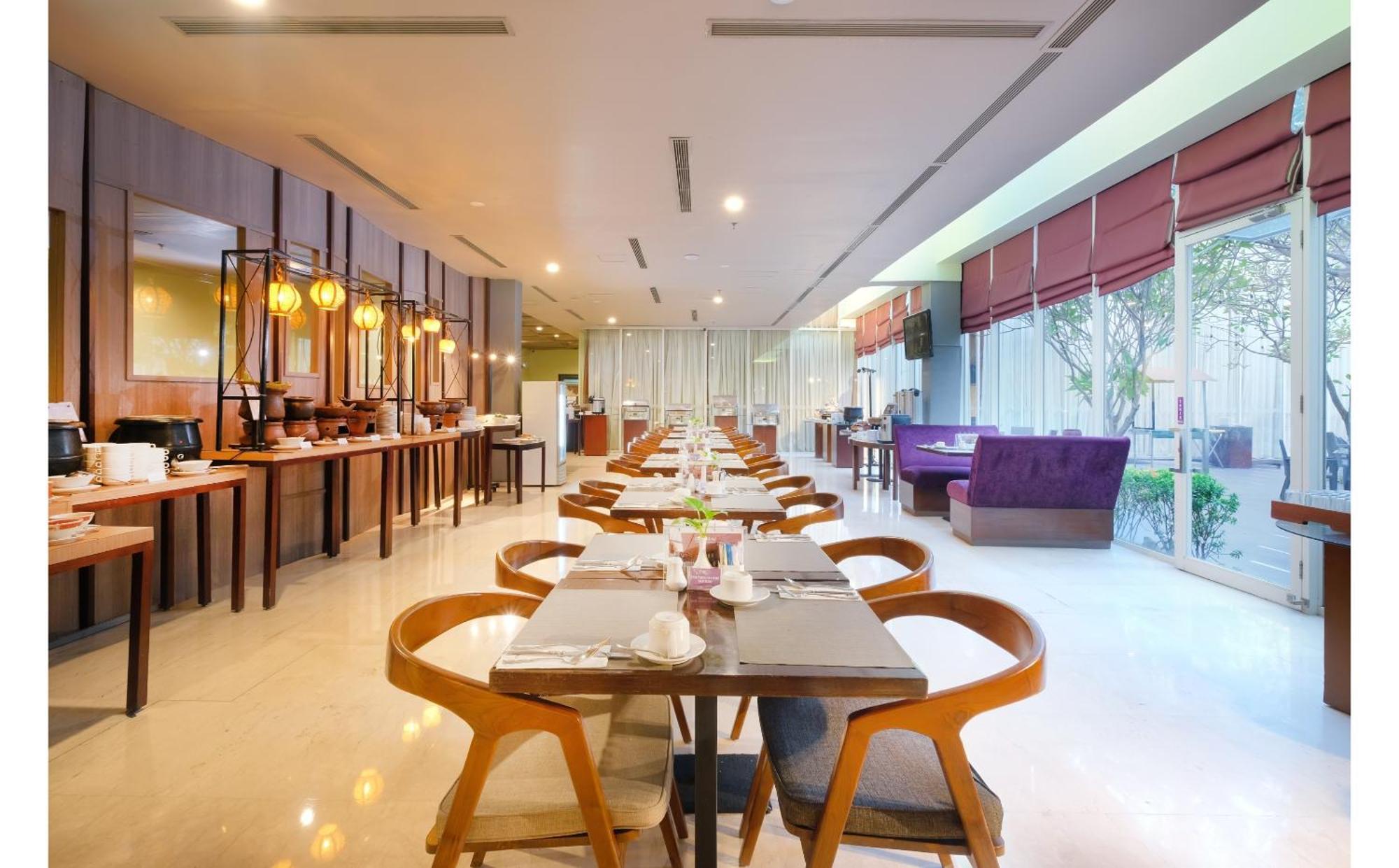 Quest Hotel Simpang Lima - Semarang By Aston Exterior photo