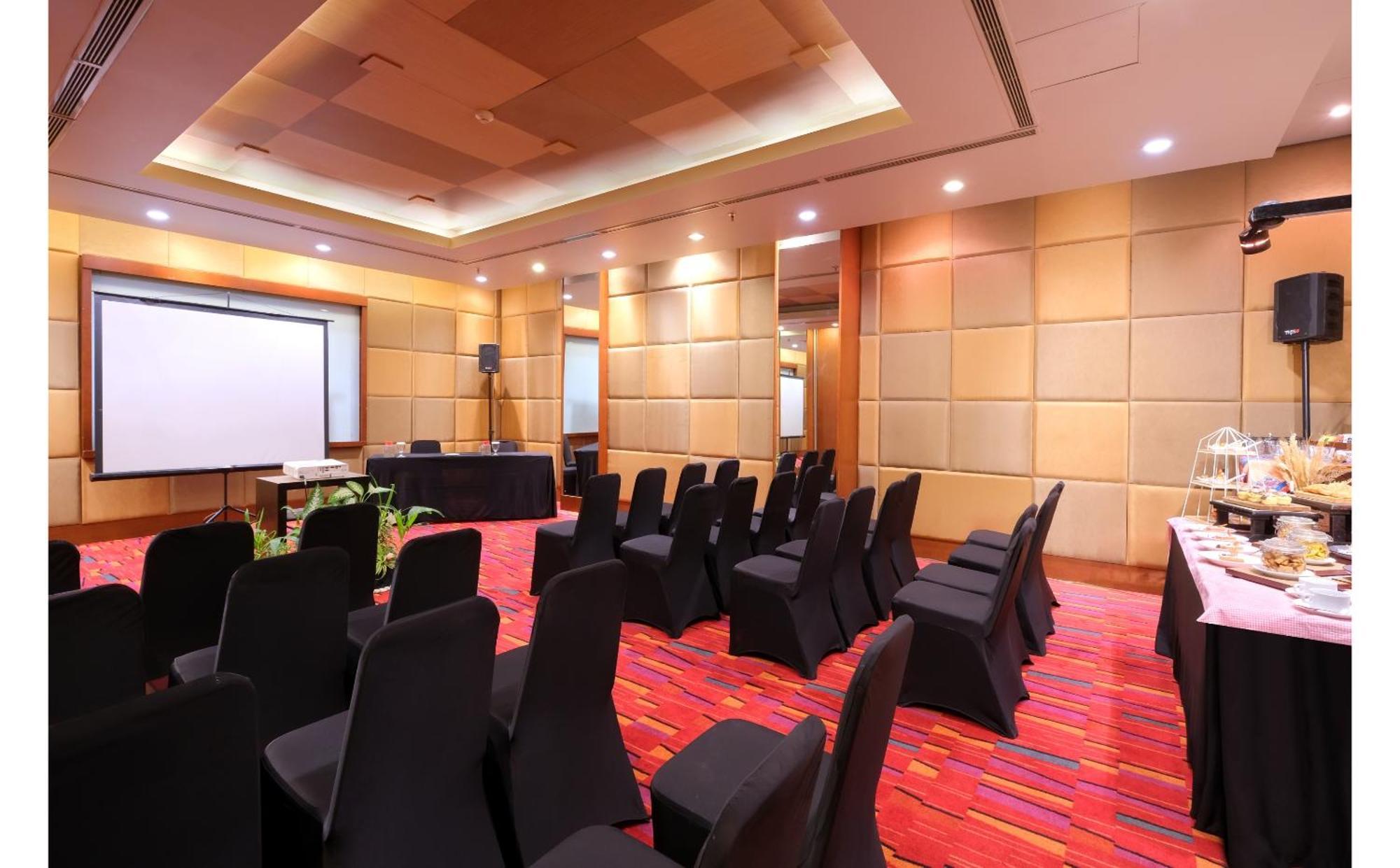 Quest Hotel Simpang Lima - Semarang By Aston Exterior photo