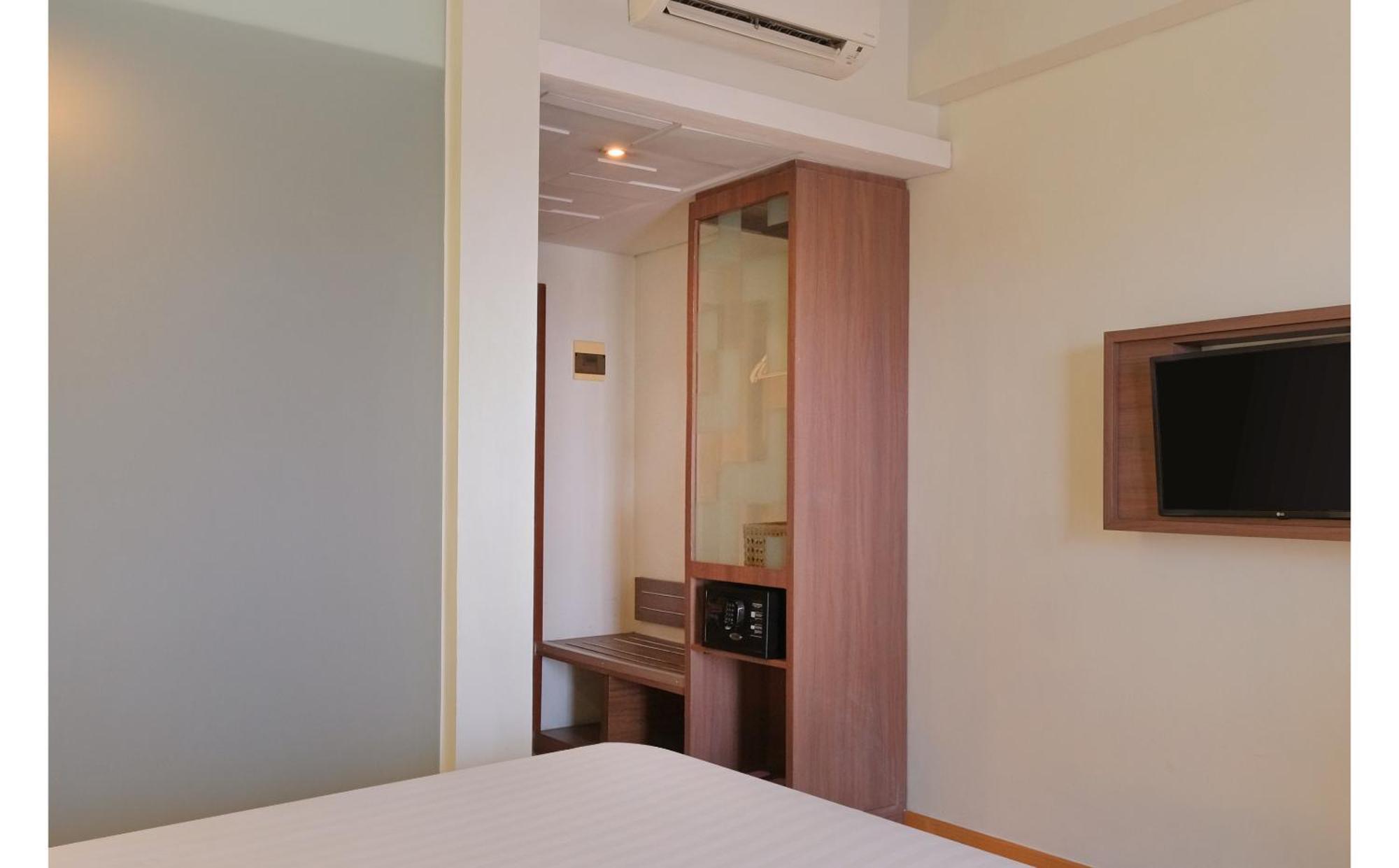 Quest Hotel Simpang Lima - Semarang By Aston Exterior photo
