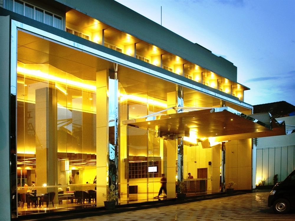 Quest Hotel Simpang Lima - Semarang By Aston Exterior photo
